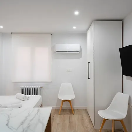 Estudio Deluxe En Jardines Del Triunfo - Granada