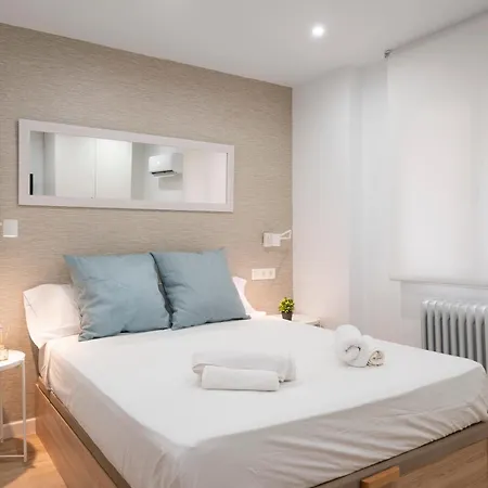 Estudio Deluxe En Jardines Del Triunfo - Lägenhet